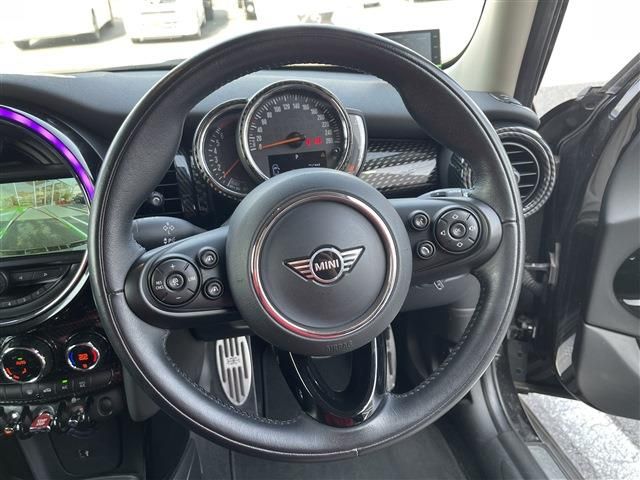 BMW MINI COOPER S 5DOOR 2019 Image 31