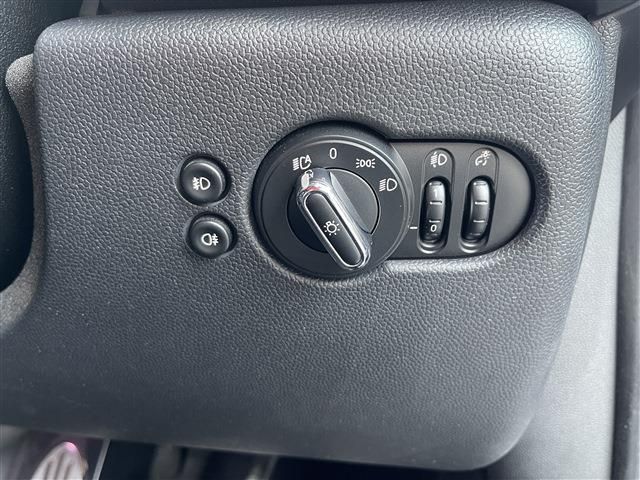 BMW MINI COOPER S 5DOOR 2019 Image 31