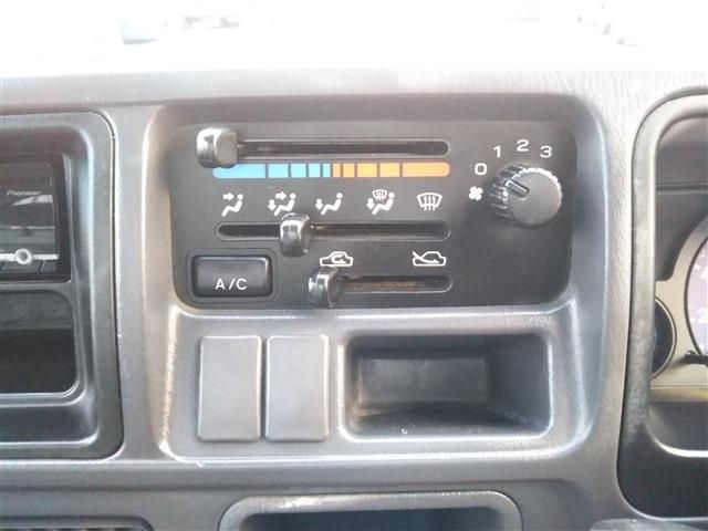 SUBARU SAMBAR TRUCK 4WD 2003 Image 31