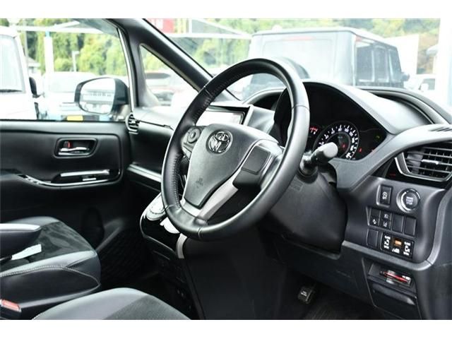 TOYOTA VOXY 2021 Image 31