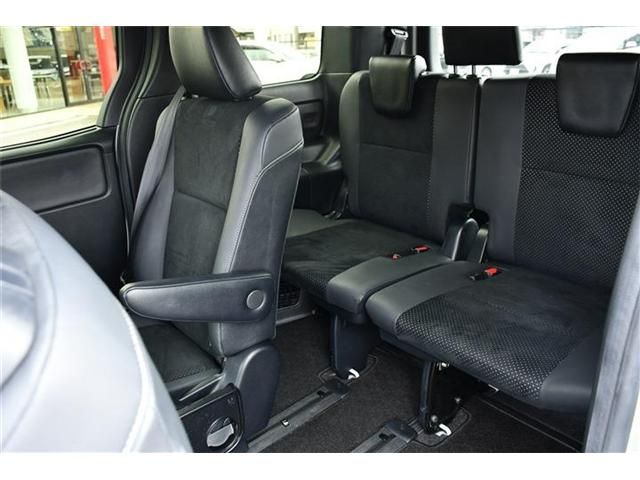 TOYOTA VOXY 2021 Image 31