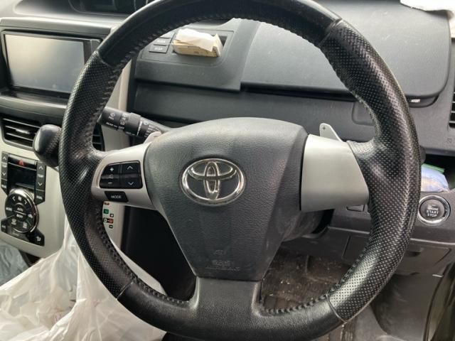 TOYOTA VOXY 4WD 2012 Image 31