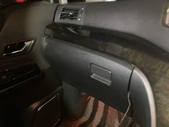 TOYOTA VELLFIRE 2010 Image 31