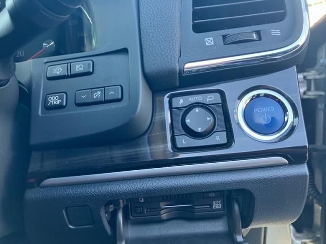 TOYOTA CROWN SEDAN HYBRID 4 2016 Image 31