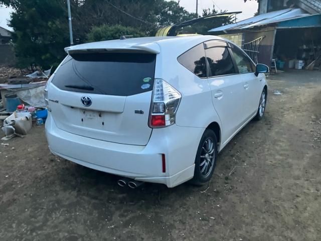 TOYOTA PRIUS ALPHA 2013 Image 31