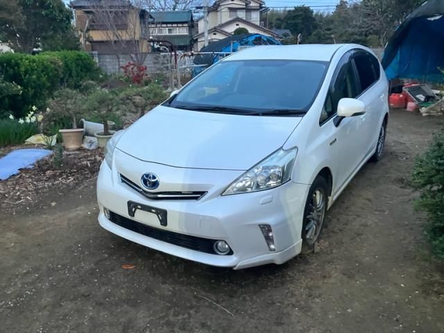 TOYOTA PRIUS ALPHA 2013 Image 31