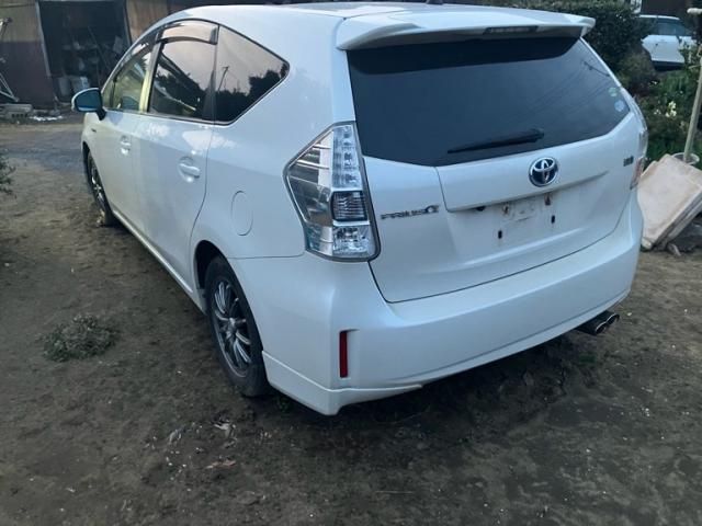 TOYOTA PRIUS ALPHA 2013 Image 31