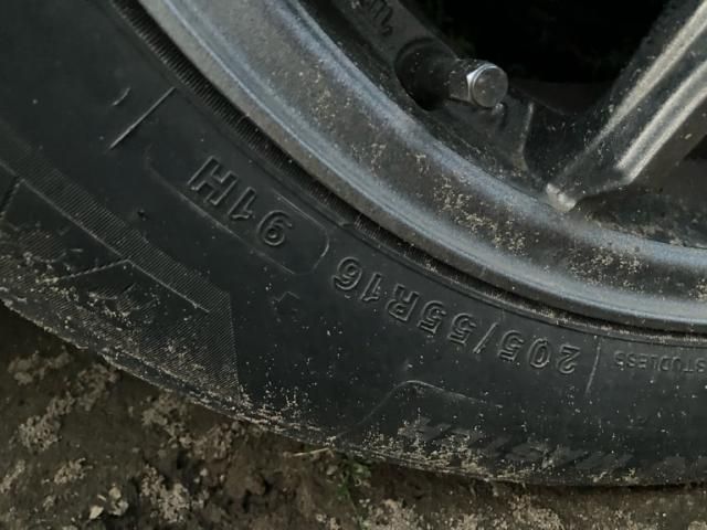 TOYOTA PRIUS ALPHA 2013 Image 31