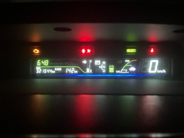 TOYOTA PRIUS ALPHA 2013 Image 31