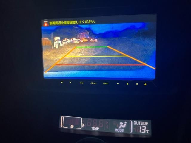 TOYOTA PRIUS ALPHA 2013 Image 31