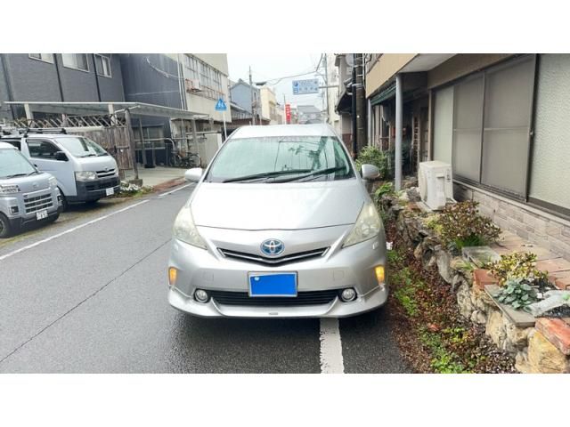 TOYOTA PRIUS ALPHA 2012 Image 31