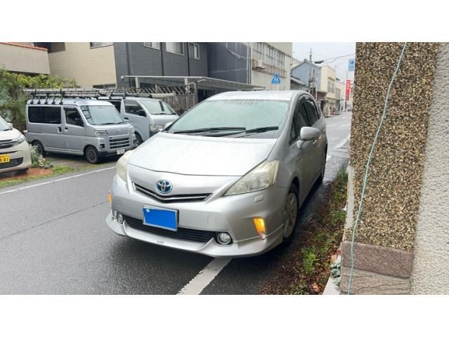 TOYOTA PRIUS ALPHA 2012 Image 31