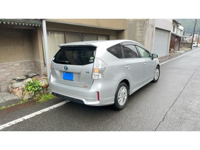 TOYOTA PRIUS ALPHA 2012 Image 31
