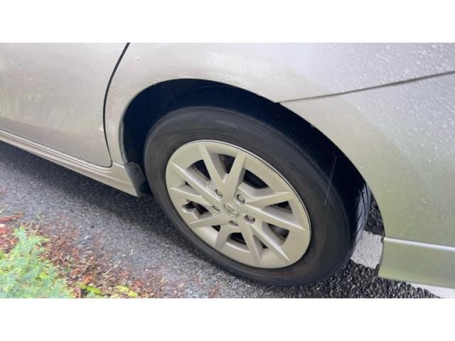 TOYOTA PRIUS ALPHA 2012 Image 31