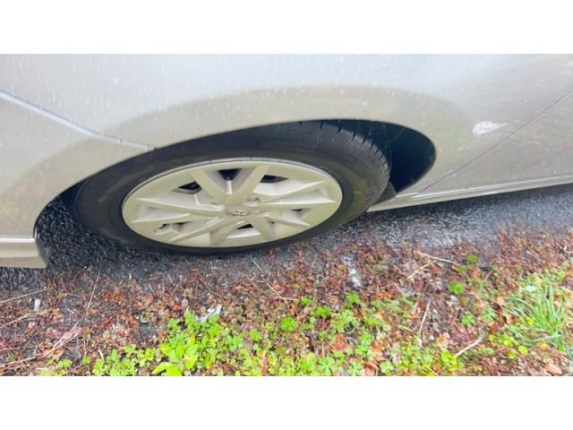 TOYOTA PRIUS ALPHA 2012 Image 31