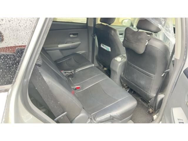 TOYOTA PRIUS ALPHA 2012 Image 31