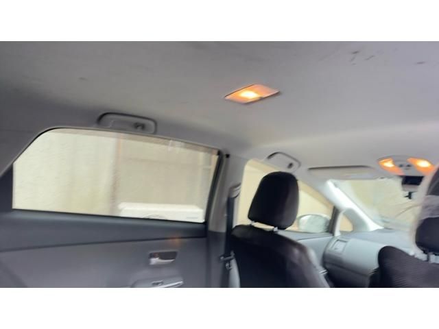 TOYOTA PRIUS ALPHA 2012 Image 31