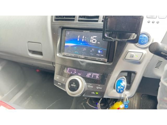 TOYOTA PRIUS ALPHA 2012 Image 31