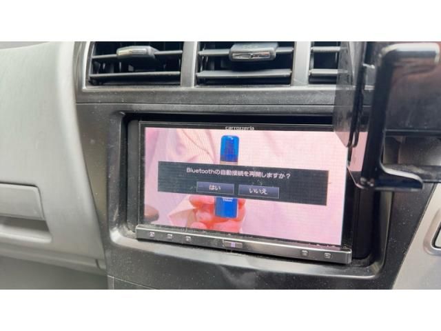 TOYOTA PRIUS ALPHA 2012 Image 31