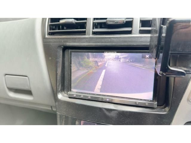 TOYOTA PRIUS ALPHA 2012 Image 31