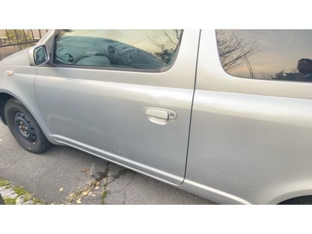 TOYOTA VITZ 2002 Image 31