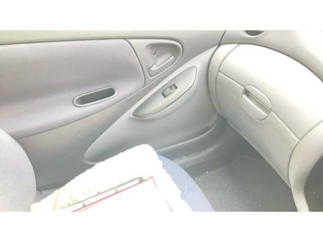 TOYOTA VITZ 2002 Image 31