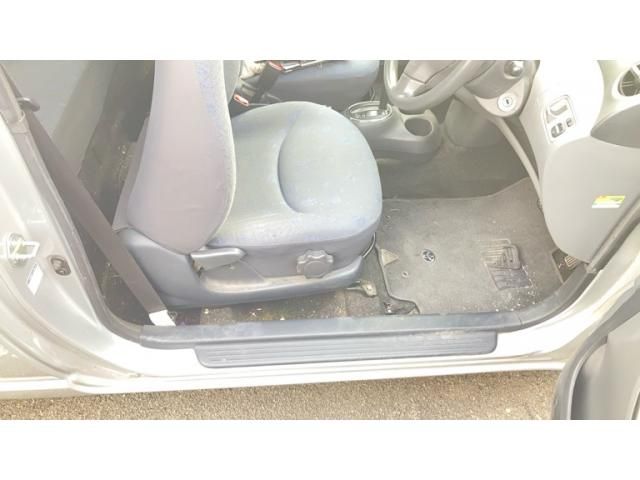 TOYOTA VITZ 2002 Image 31
