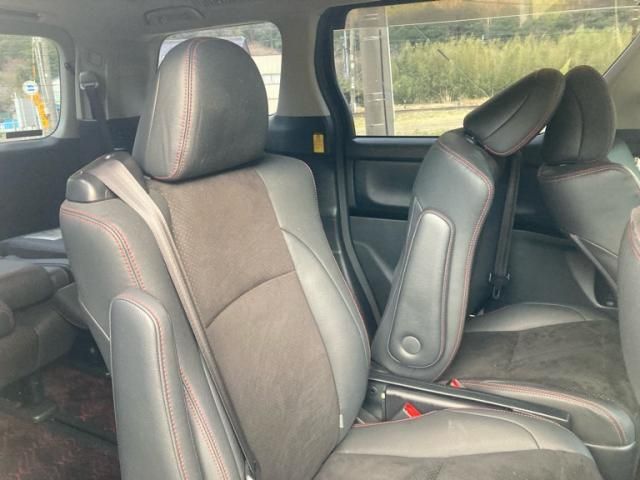 TOYOTA VELLFIRE 2013 Image 31