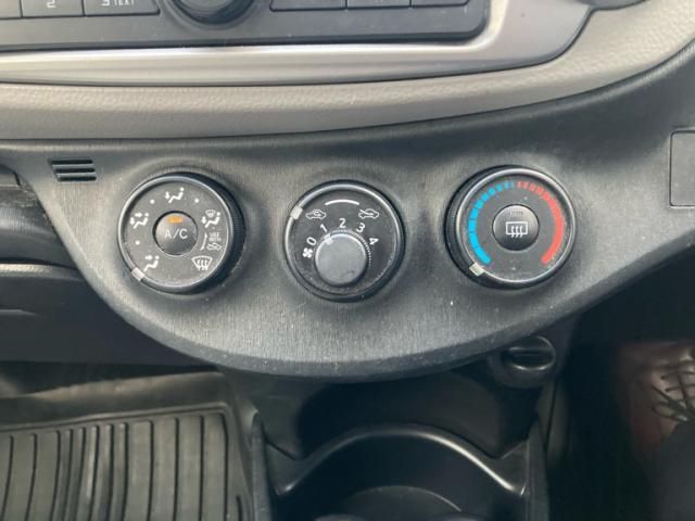 TOYOTA VITZ 2011 Image 31