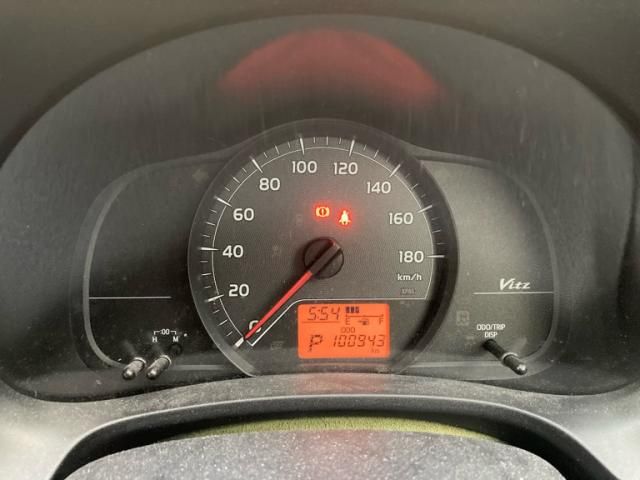 TOYOTA VITZ 2011 Image 31