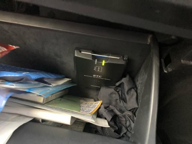 TOYOTA VITZ 2011 Image 31