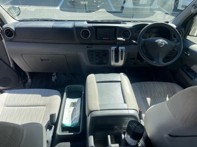 NISSAN NV350 CARAVAN MICROB 2017 Image 31