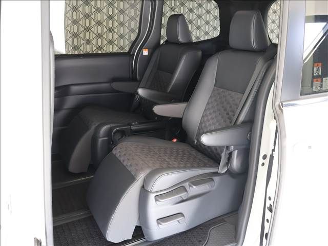 TOYOTA VOXY HYBRID 2023 Image 31