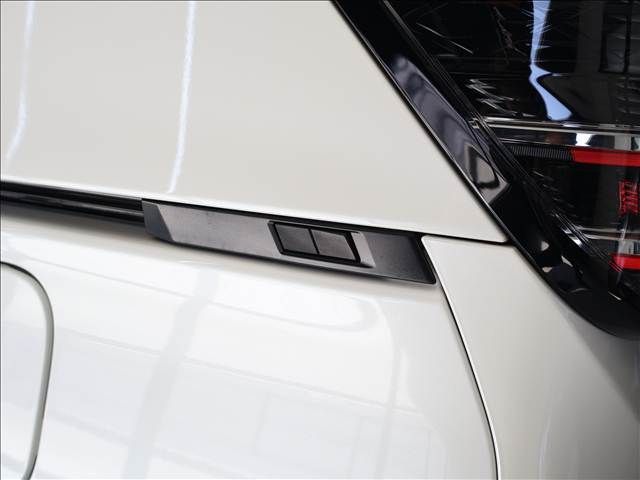 TOYOTA VOXY HYBRID 2023 Image 31