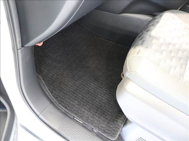 TOYOTA VOXY HYBRID 2023 Image 31