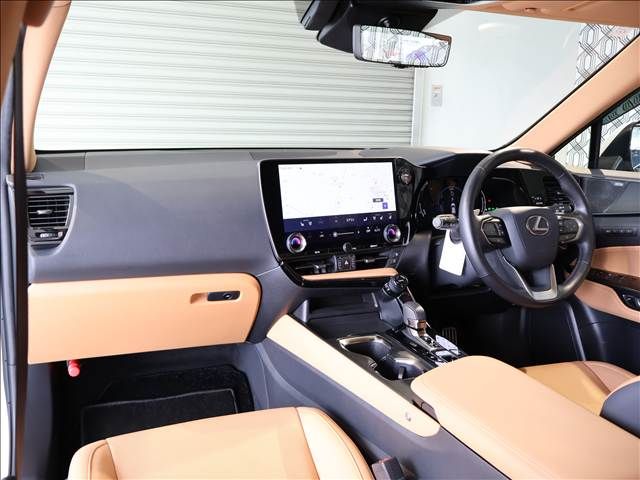 TOYOTA LEXUS NX350H 2023 Image 31