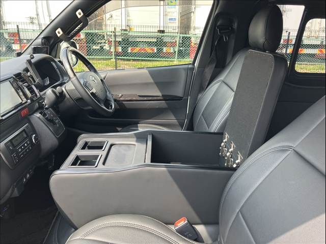 TOYOTA HIACE VAN 2WD 2020 Image 31