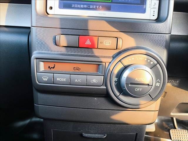 TOYOTA PIXIS SPACE CUSTOM 2013 Image 31