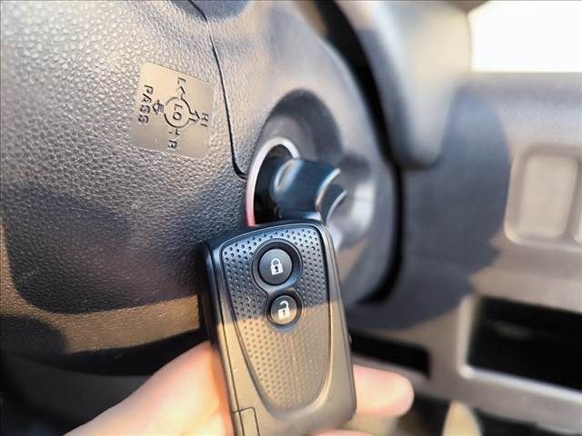 TOYOTA PIXIS SPACE CUSTOM 2013 Image 31