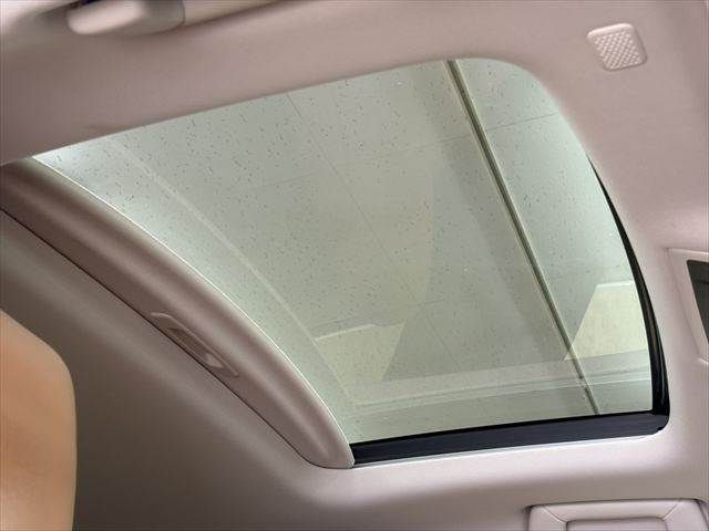 TOYOTA LEXUS UX250H 2018 Image 31