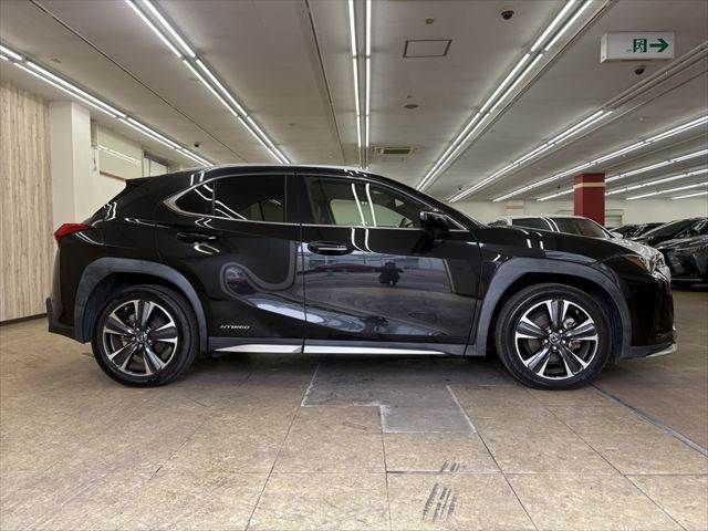 TOYOTA LEXUS UX250H 2018 Image 31