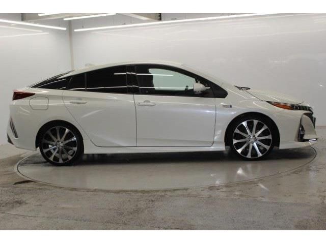 TOYOTA PRIUS PHV 2017 Image 31