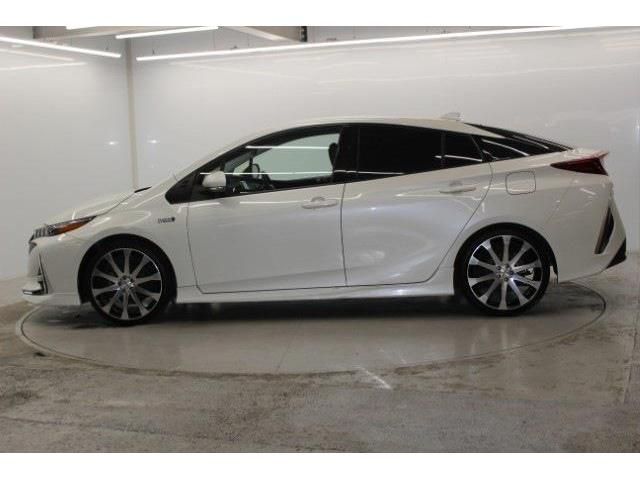 TOYOTA PRIUS PHV 2017 Image 31