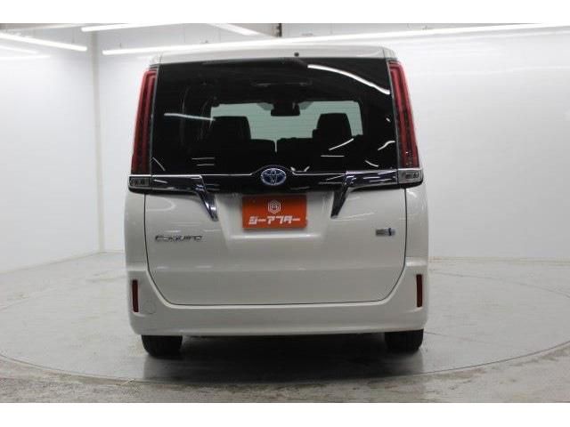 TOYOTA ESQUIRE HYBRID 2017 Image 31