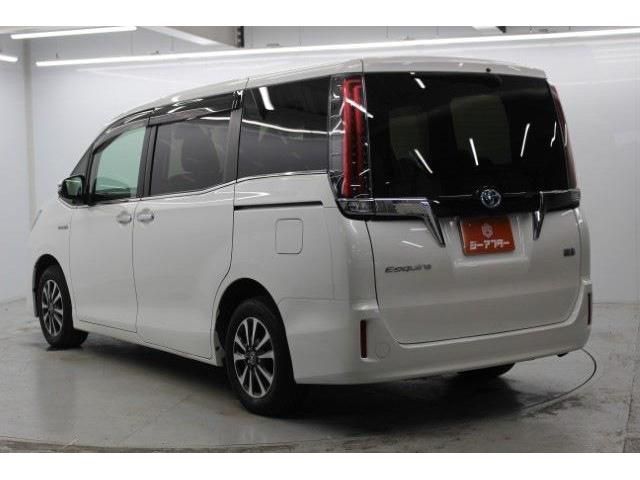 TOYOTA ESQUIRE HYBRID 2017 Image 31