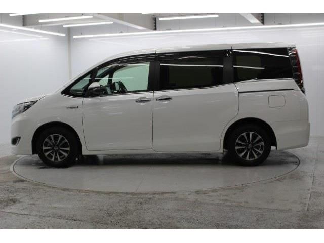 TOYOTA ESQUIRE HYBRID 2017 Image 31