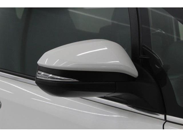 TOYOTA ESQUIRE HYBRID 2017 Image 31