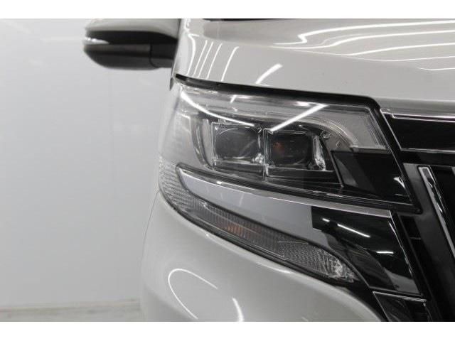 TOYOTA ESQUIRE HYBRID 2017 Image 31