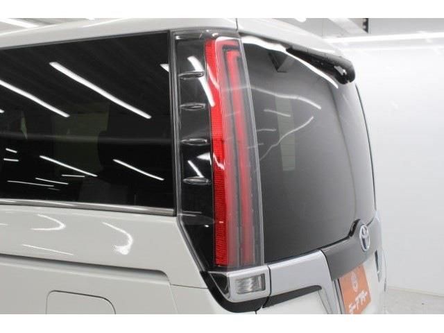 TOYOTA ESQUIRE HYBRID 2017 Image 31