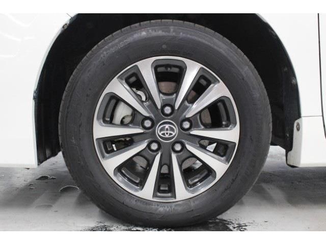 TOYOTA ESQUIRE HYBRID 2017 Image 31